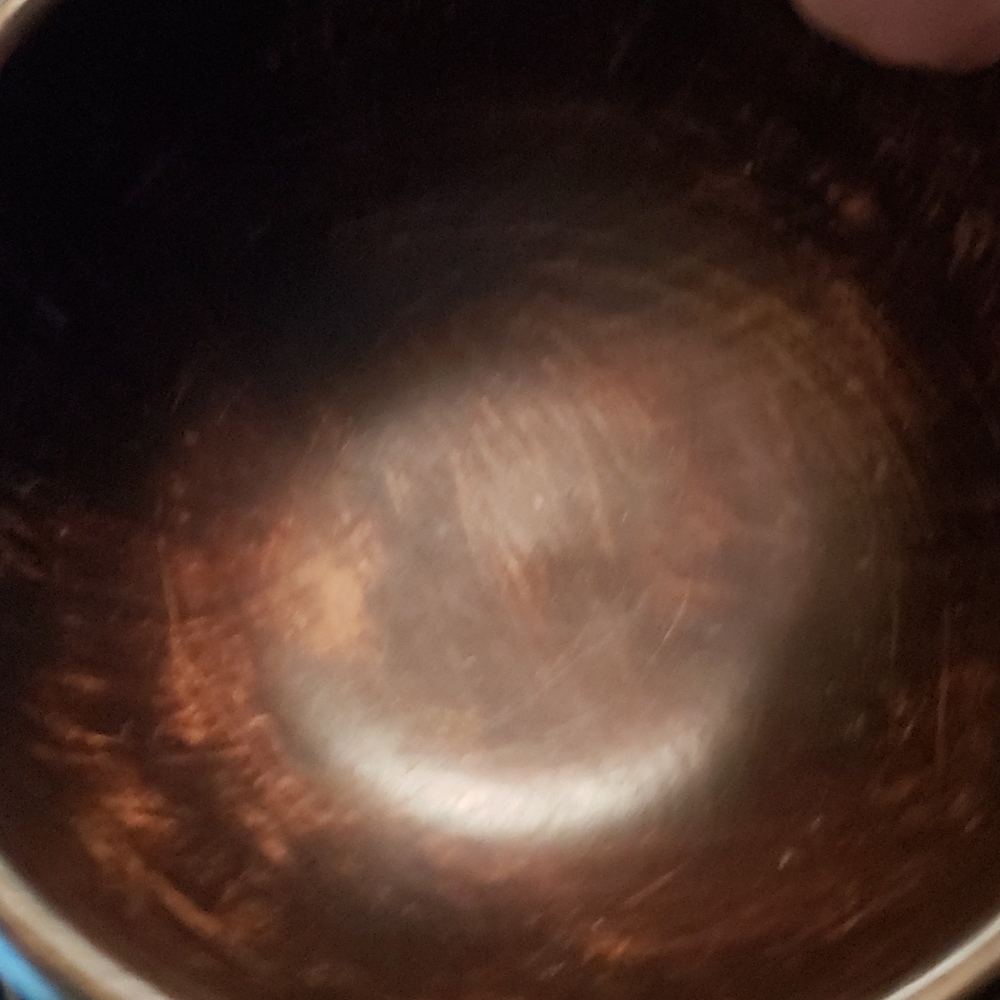 SOLD - Hand turned myrtlewood lidded bowl - Picture 5 of 8
